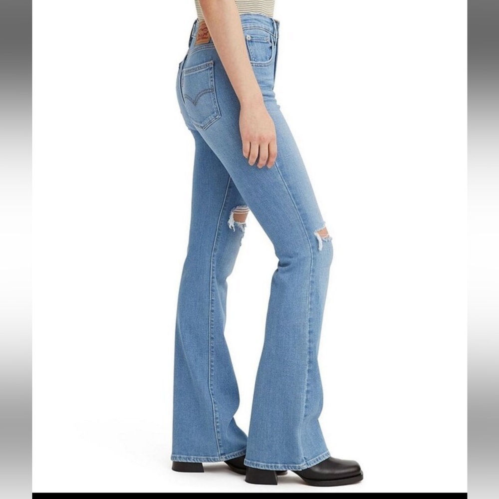 Women’s Levi’s 726 High Rise Flare Light Blue Distressed Jeans Size 26 - Picture 3 of 14